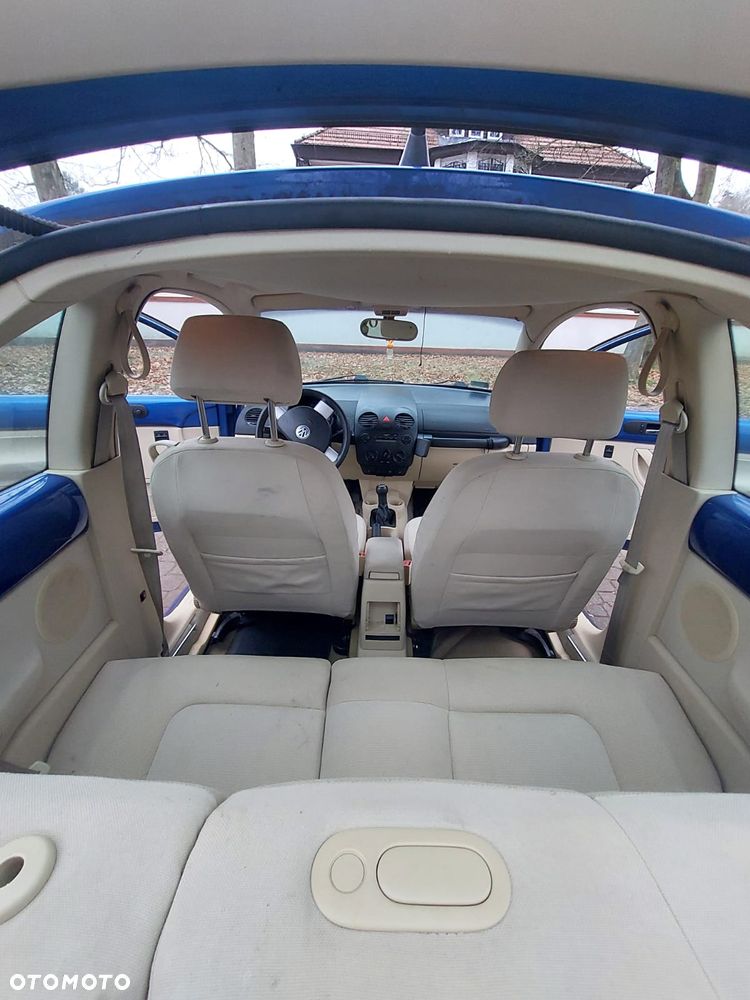 Volkswagen New Beetle - 2