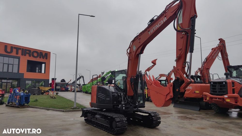 Hitachi ZX85, 2023, 2.314h, MASA OPERATIONALA 9,3tone, senile cauciuc pad, CUPLA RAPIDA HIDRAULICA si 3 cupe NOI, latime 2,2m, ad sapare 5m, inst picon pe brate, Aer cond, camera spate, posibil leasing 4 ani, CA NOU-PROMOTIE 63900 EUR+tva - 2