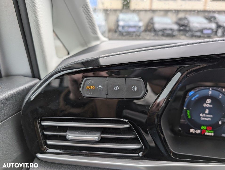 Ford Transit Connect - 18