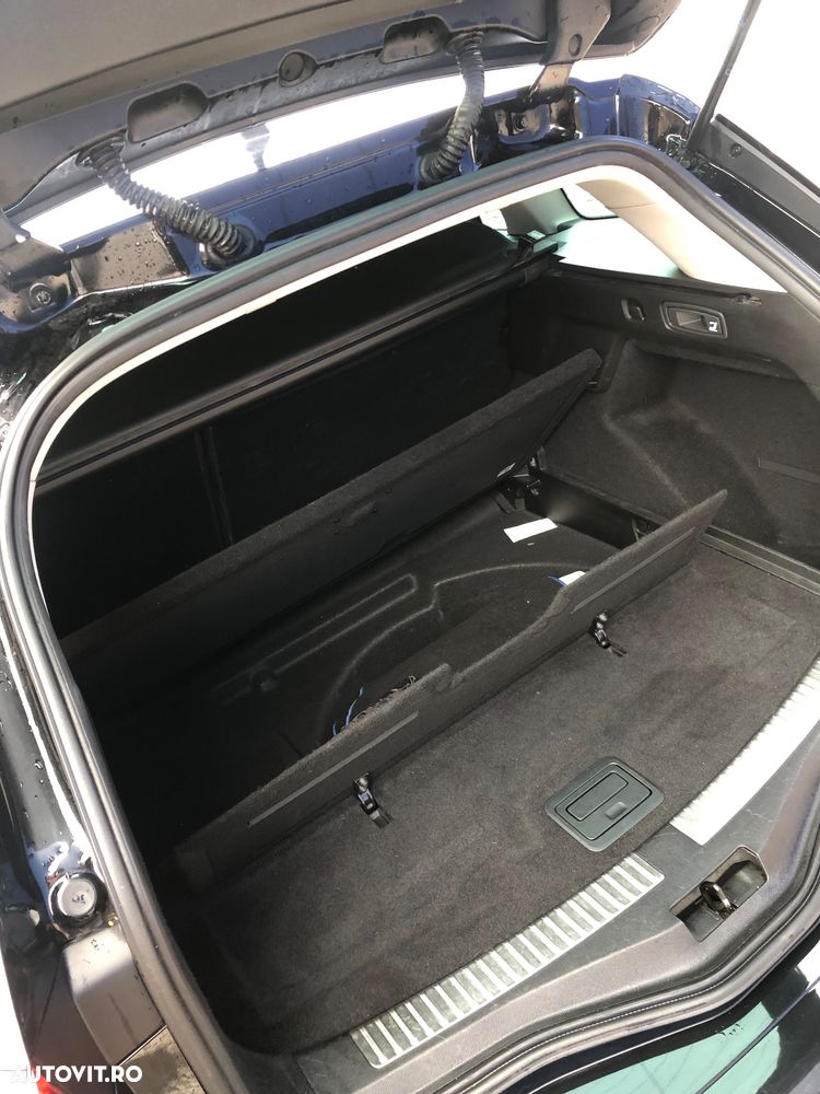 Renault Megane Sport Tourer 1.5 dCi GT Line - 12