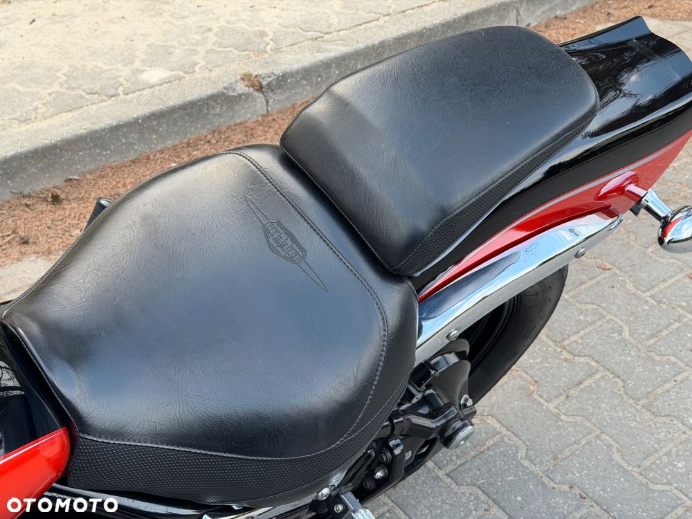 Suzuki Intruder - 17