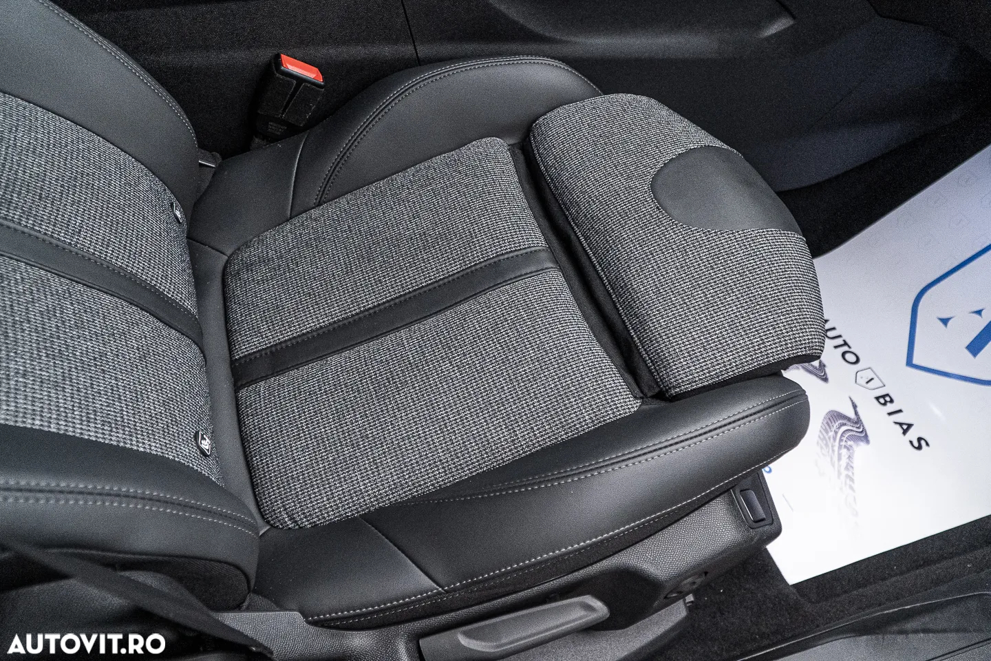 Peugeot 3008 1.2 PureTech 130 BVM6 Allure Pack - 37