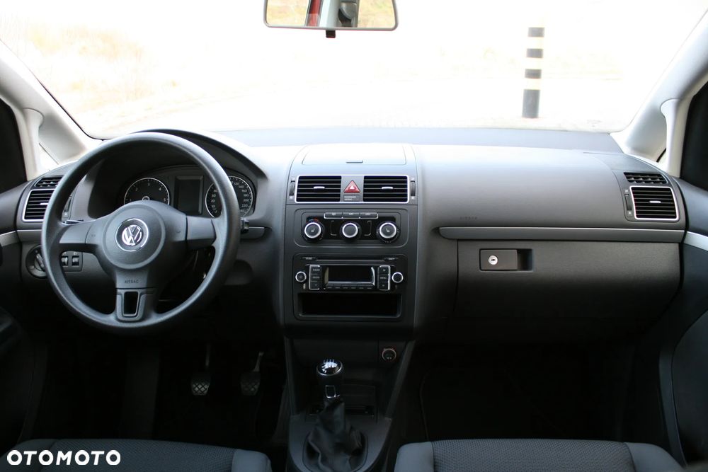 Volkswagen Touran 1.6 TDI DPF BlueMotion Technology Trendline - 12