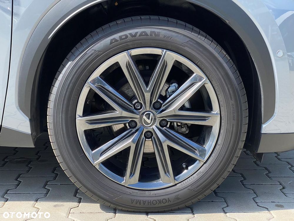 Lexus LBX 1.5 Hybrid Relax - 38