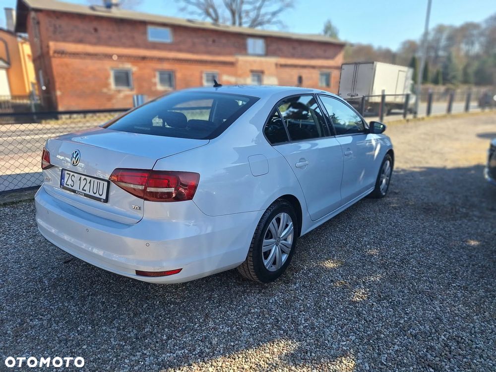 Volkswagen Jetta - 6