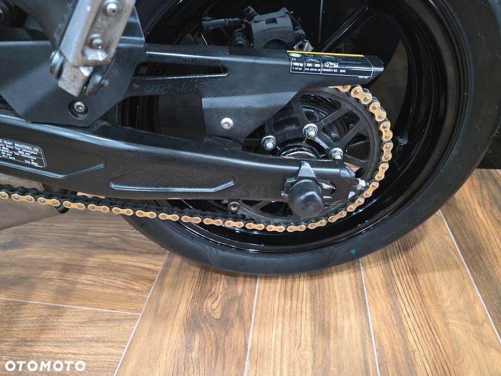 Kawasaki Z 650 - 12