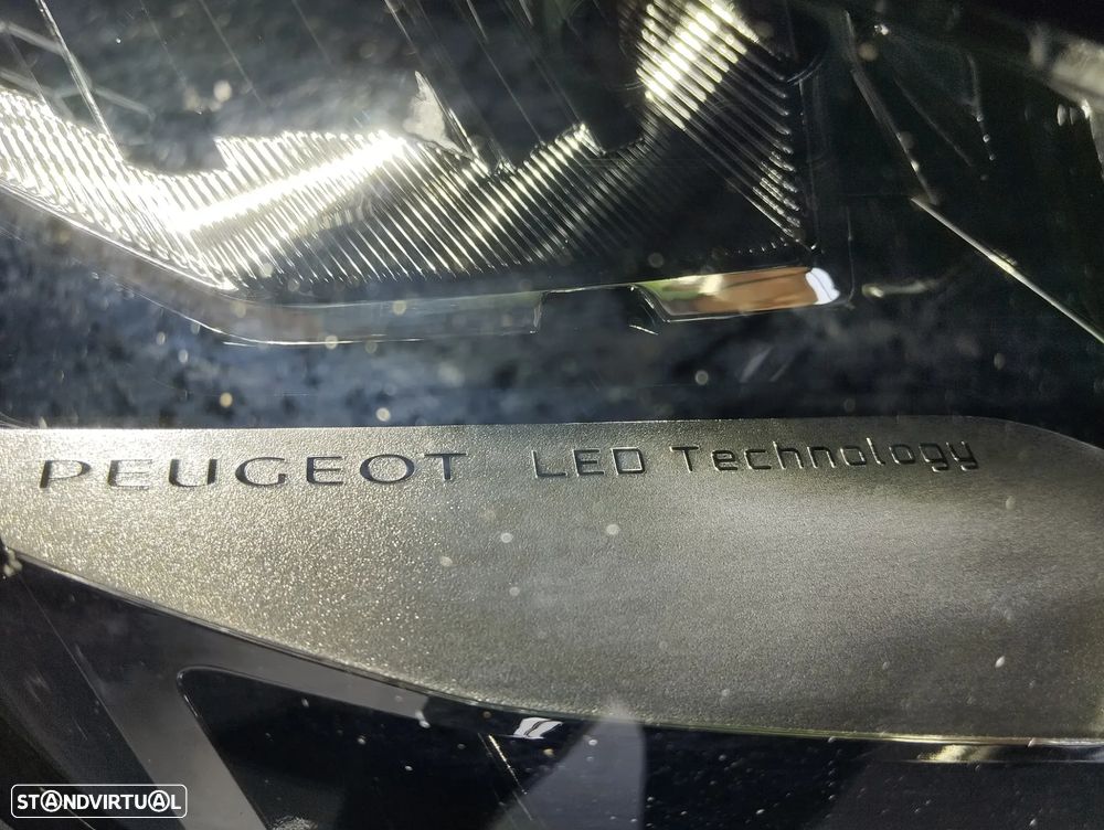 Peugeot 5008 1.2 PureTech Allure EAT8 - 9