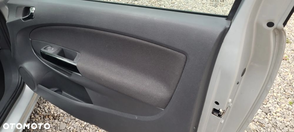 Opel Corsa - 24