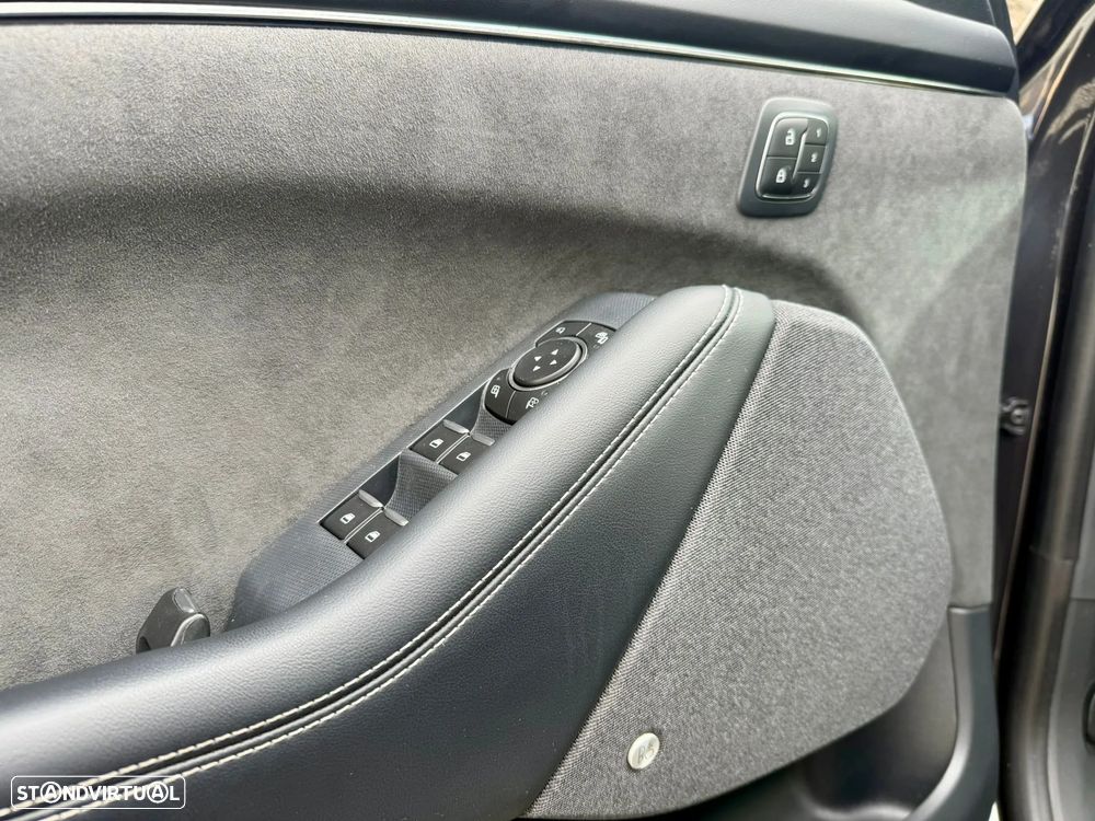 Ford Mustang Mach-E AWD GT - 22