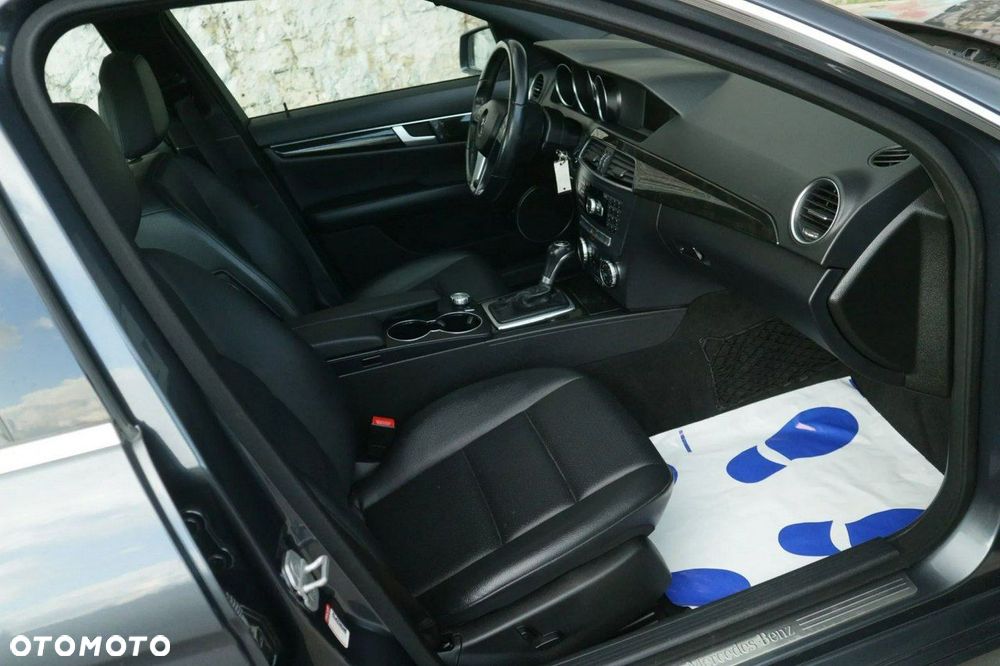 Mercedes-Benz Klasa C 350 BlueEff 4-Matic Avantgarde - 21