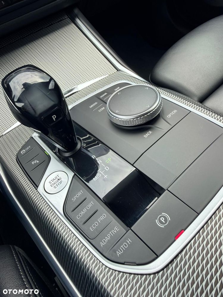 BMW Seria 3 320d xDrive M Sport - 22