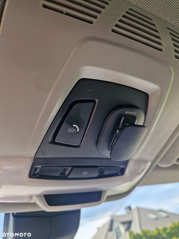 BMW Seria 2 218d - 22
