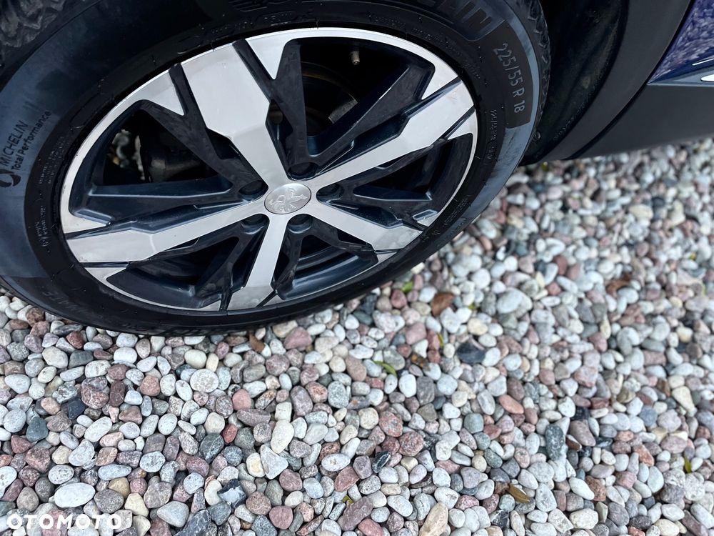 Peugeot 3008 1.6 BlueHDi Allure S&S EAT6 - 39