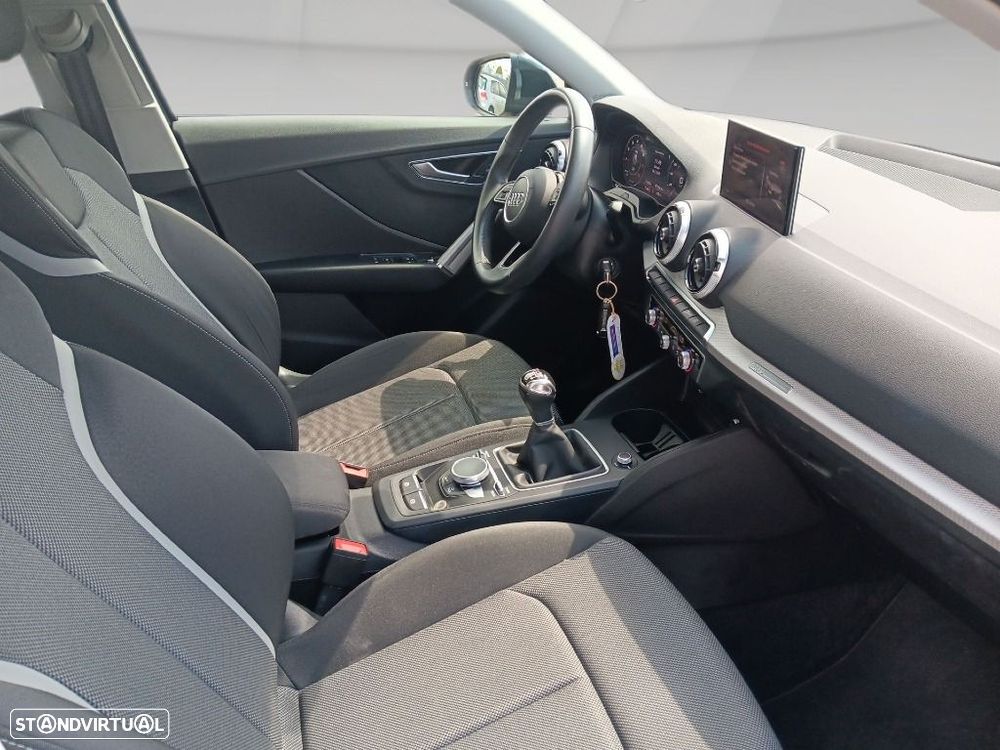 Audi Q2 30 TFSI Advanced — fotografia 16