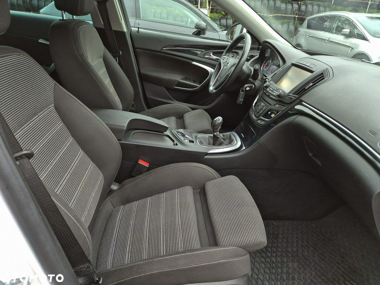Opel Insignia - 30