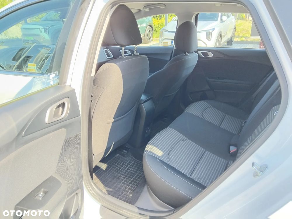 Kia Ceed 1.5 T-GDI M - 22