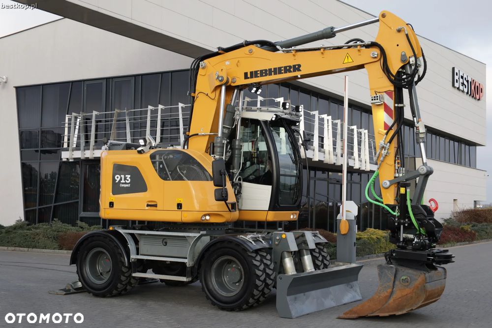 Liebherr A913 Compact Litronic - 1