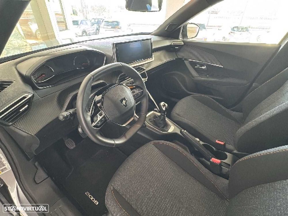 Peugeot 2008 1.2 PureTech Style - 12