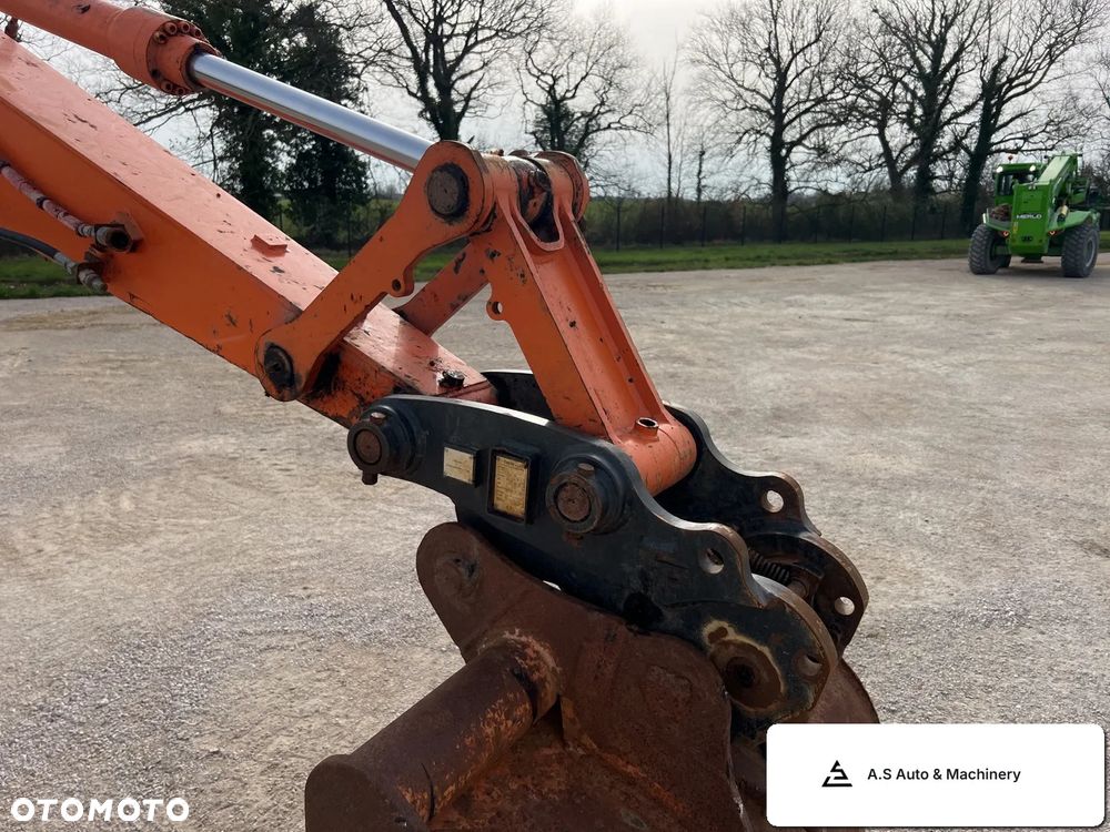 Hitachi ZX250LC-3 - 17