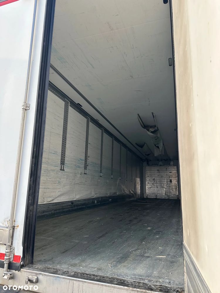 Schmitz Cargobull SKO24 - 2