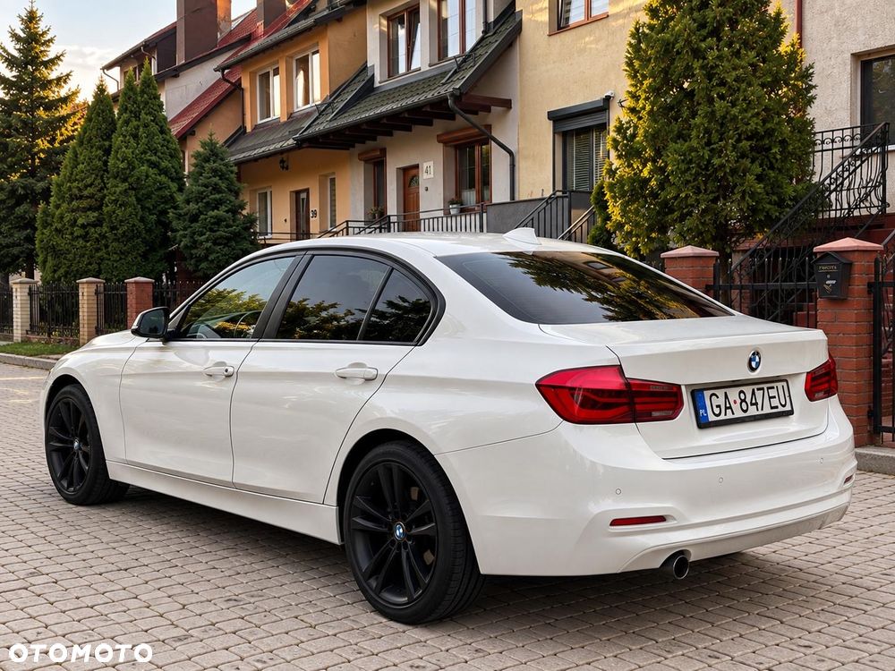 BMW Seria 3 318i - 3