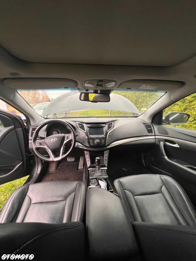 Hyundai i40 Kombi 1.7 CRDi DCT Premium - 14