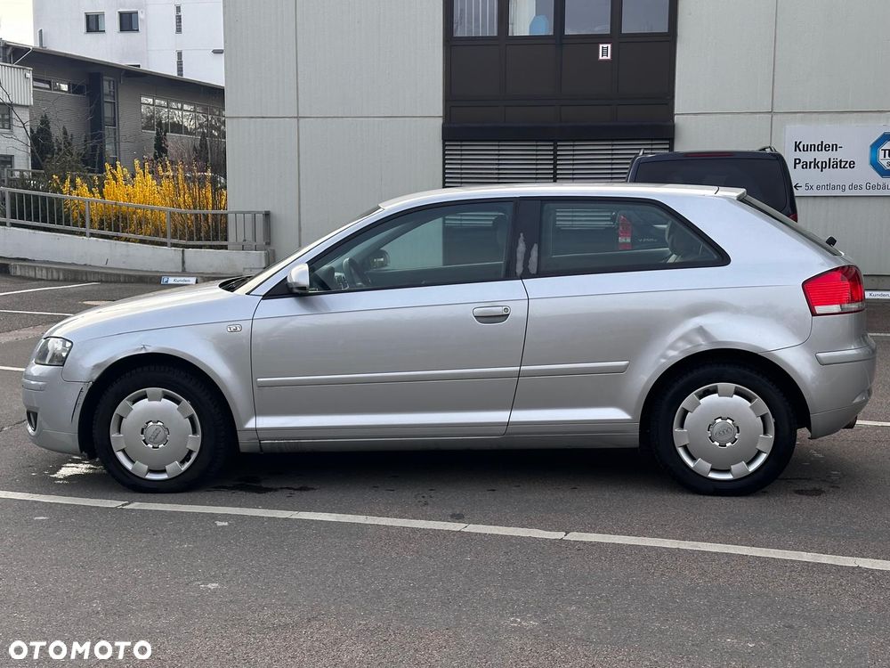 Audi A3 3-drzwiowe 1.6 Ambition - 4