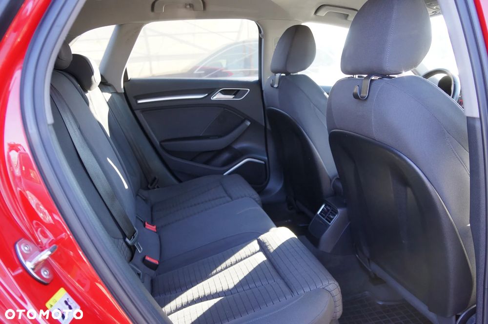 Audi A3 Sportback 2.0 TDI (clean diesel) quattro S tronic Attraction - 31