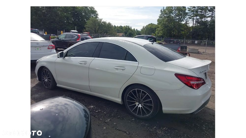 Mercedes-Benz CLA 250 4-Matic AMG Line - 8