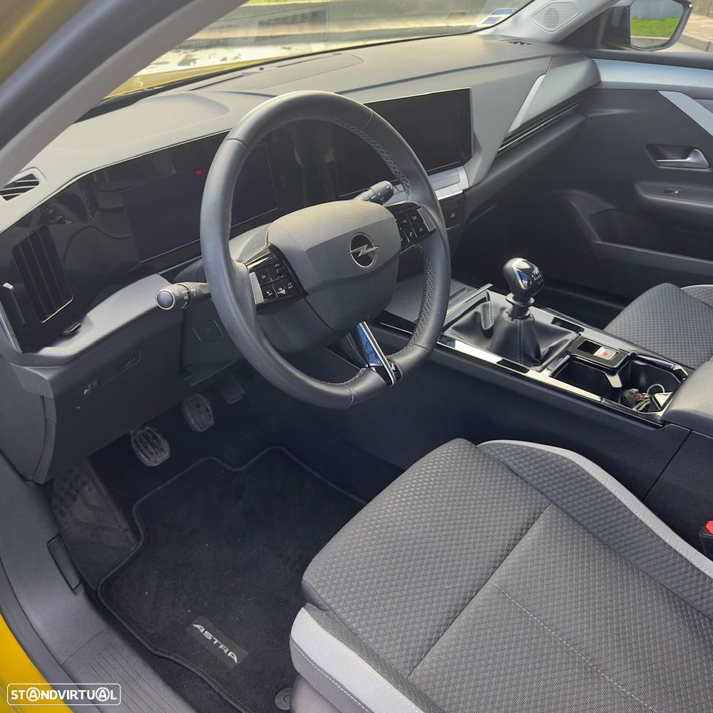 Opel Astra 1.2 T Edition - 9