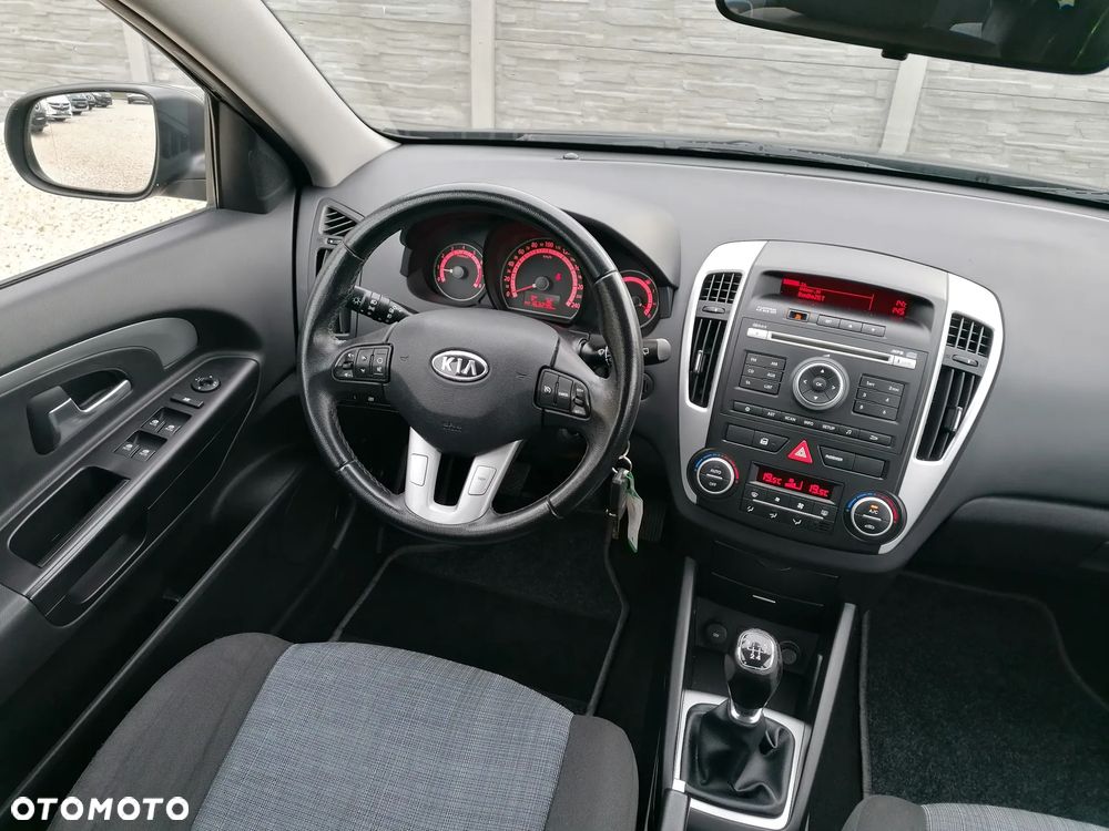 Kia Ceed 1.4 CVVT Spirit - 13