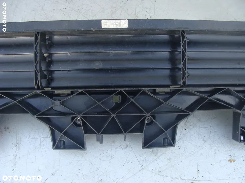 AUDI E-TRON KIEROWNICA POWIETRZA ŻALUZJA  4KE807771 4KE890067B - 3