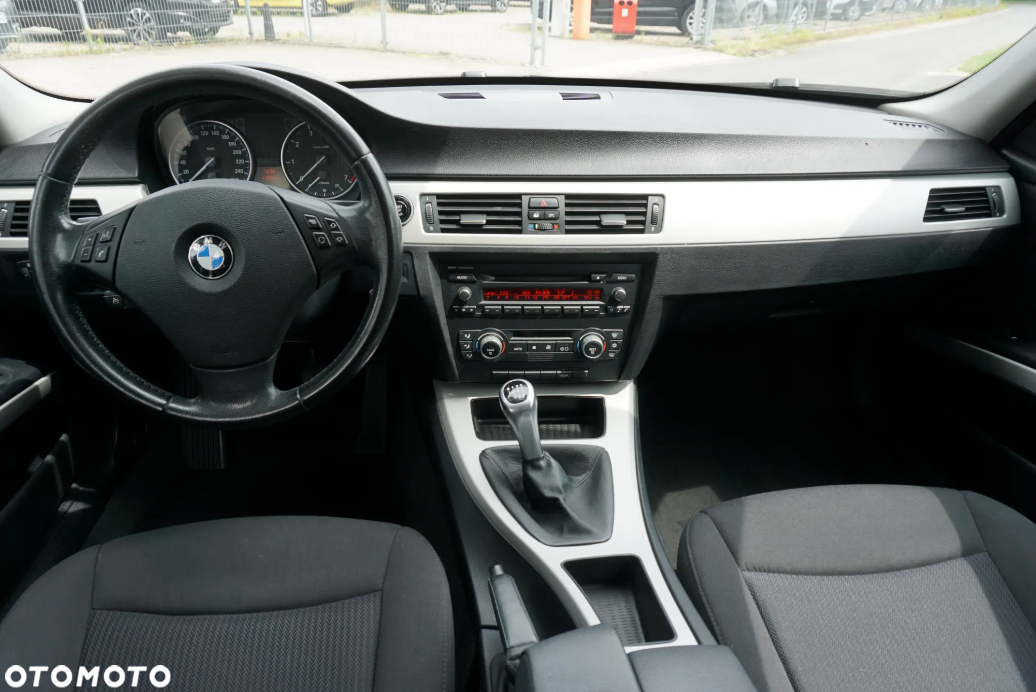 BMW Seria 3 318i - 13