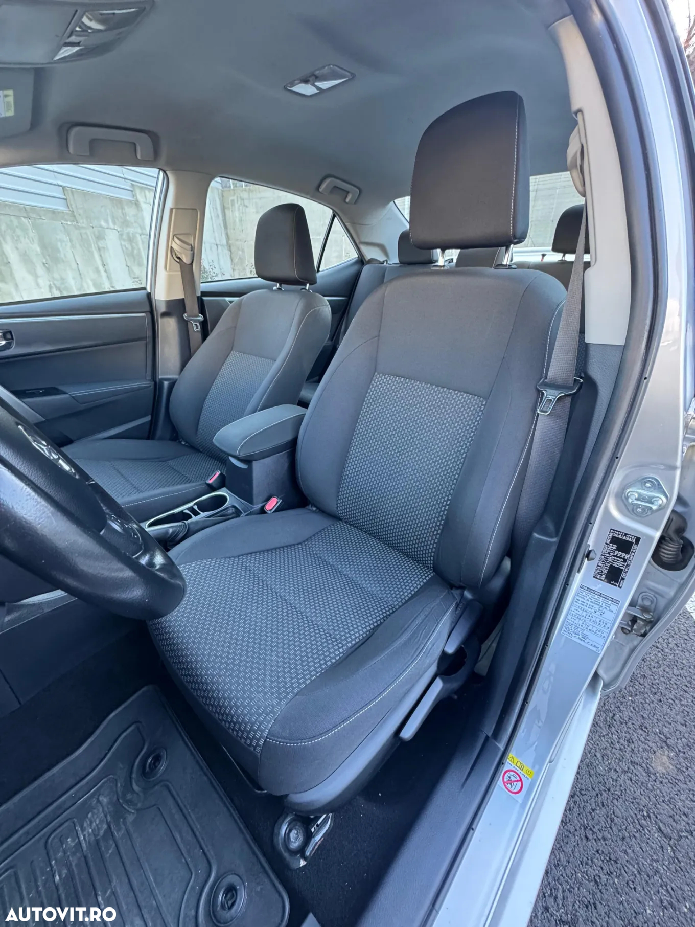 Toyota Corolla - 13