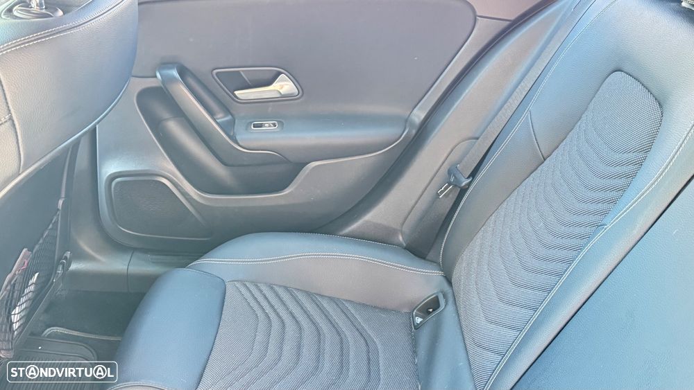 Mercedes-Benz A 180 — fotografia 6