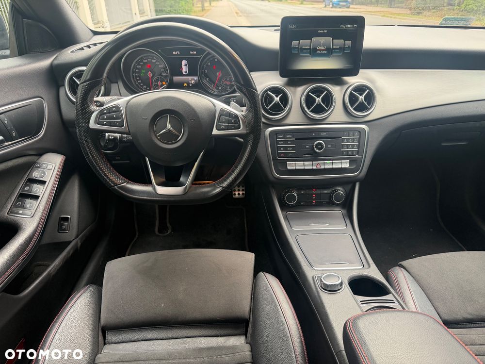 Mercedes-Benz CLA 220 4-Matic AMG Line - 3