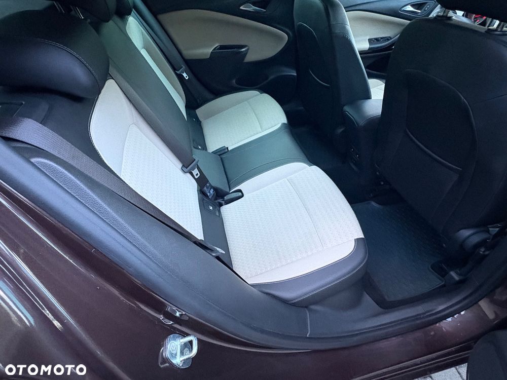 Opel Astra 1.4 Turbo Business - 8