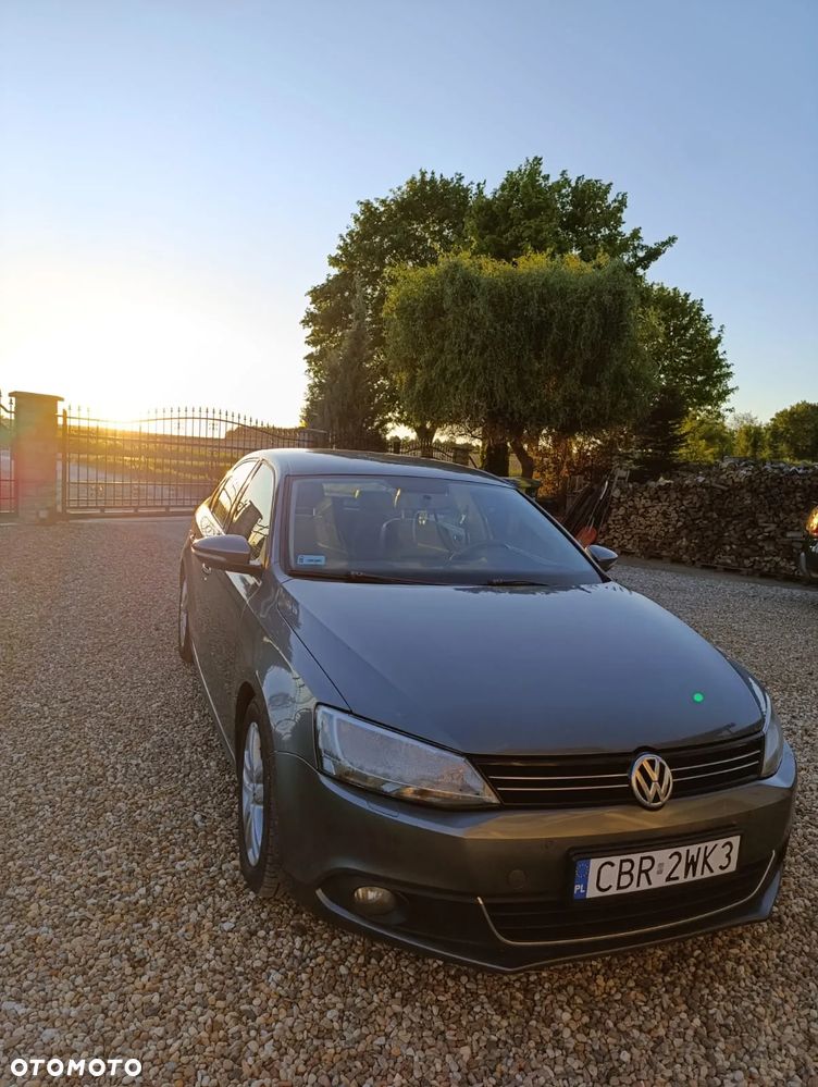 Volkswagen Jetta - 5