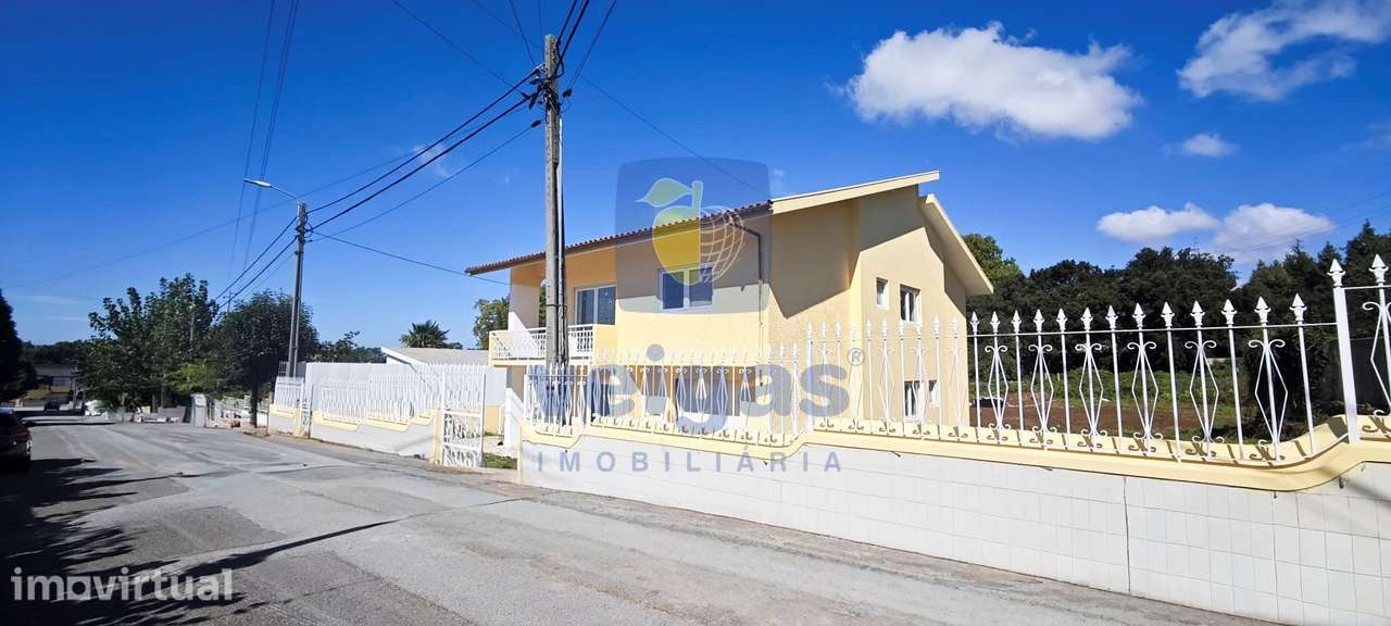 Moradia renovada em Santa Maria de Lamas - Grande imagem: 2/14