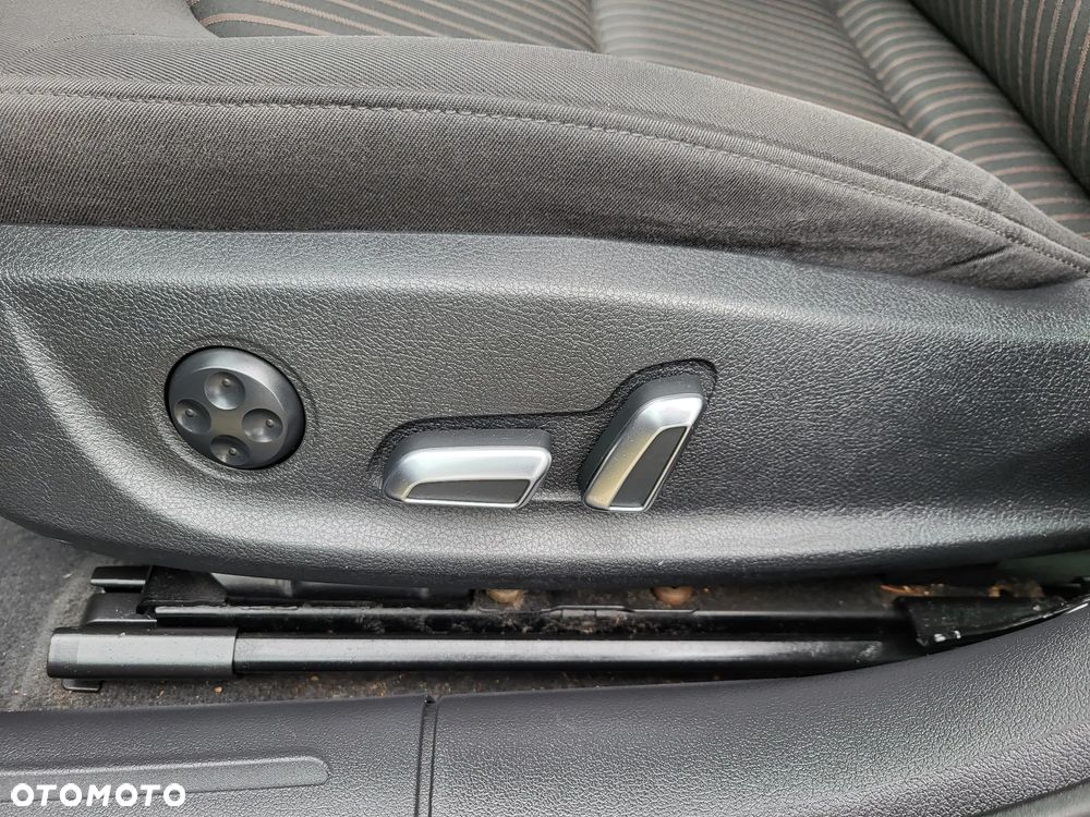 Audi A4 Avant 2.0 TFSI quattro S tronic Ambiente - 13
