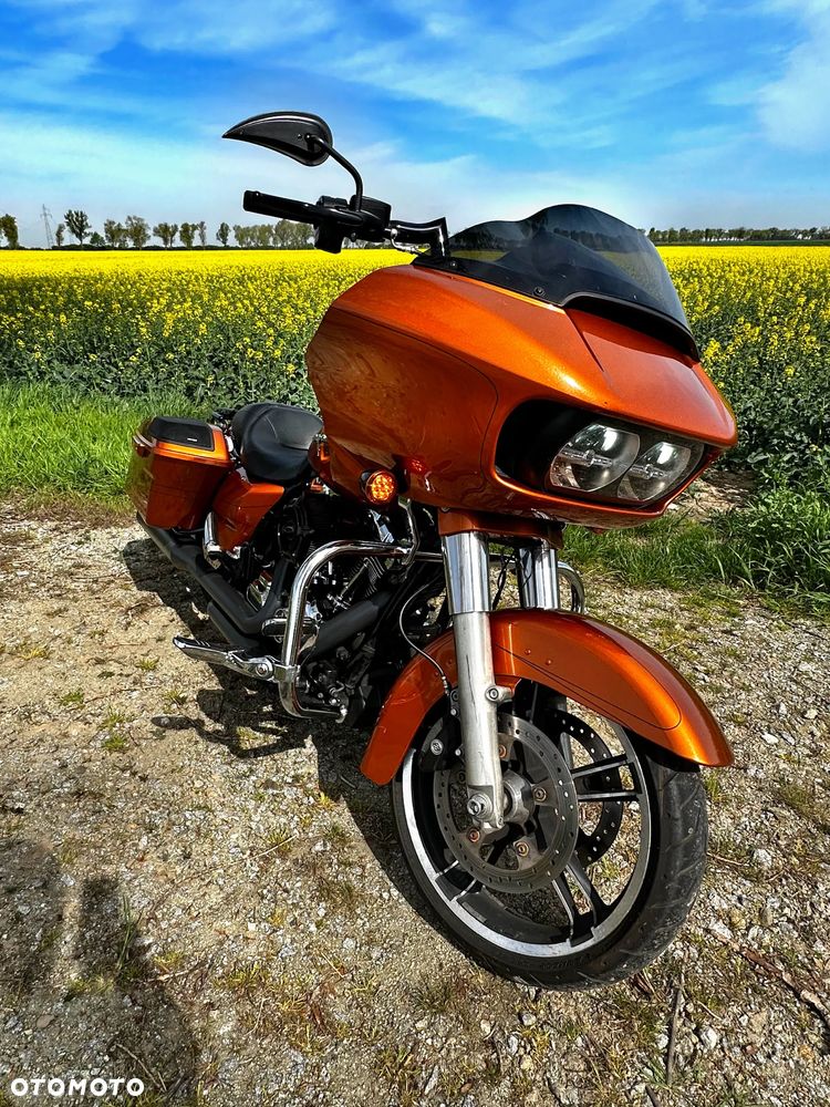 Harley-Davidson Touring Road Glide - 2