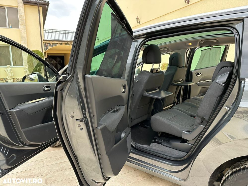 Peugeot 5008 - 8