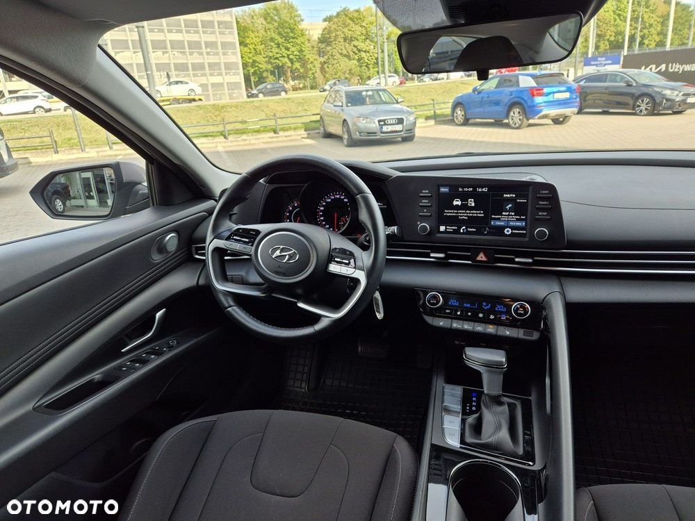 Hyundai Elantra - 15