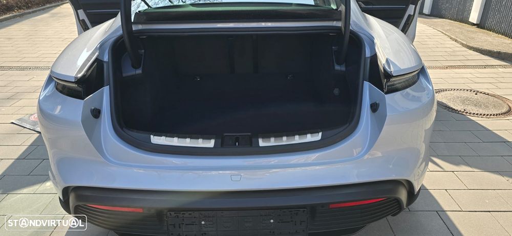 Porsche Taycan Bateria Performance Plus - 18