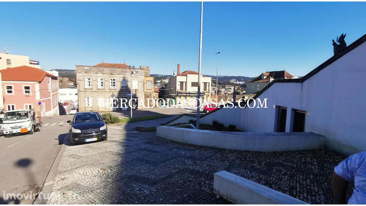 Terreno no centro de  São João Madeira - Grande imagem: 2/3