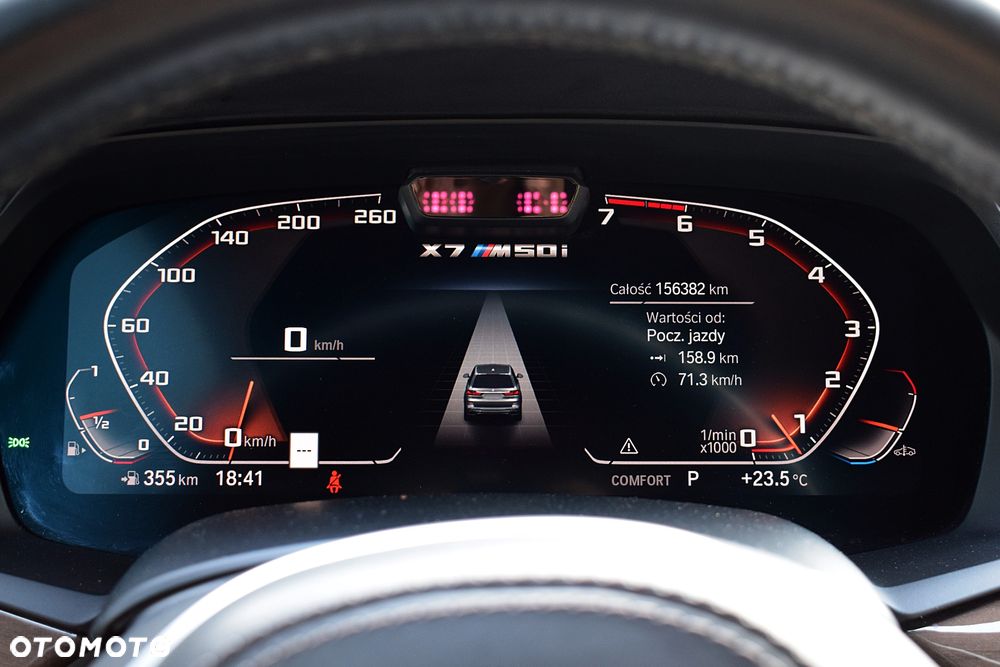BMW X7 M50i - 12