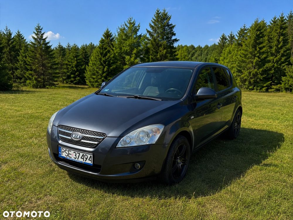 Kia Ceed 1.6 Crdi Comfort + - 1