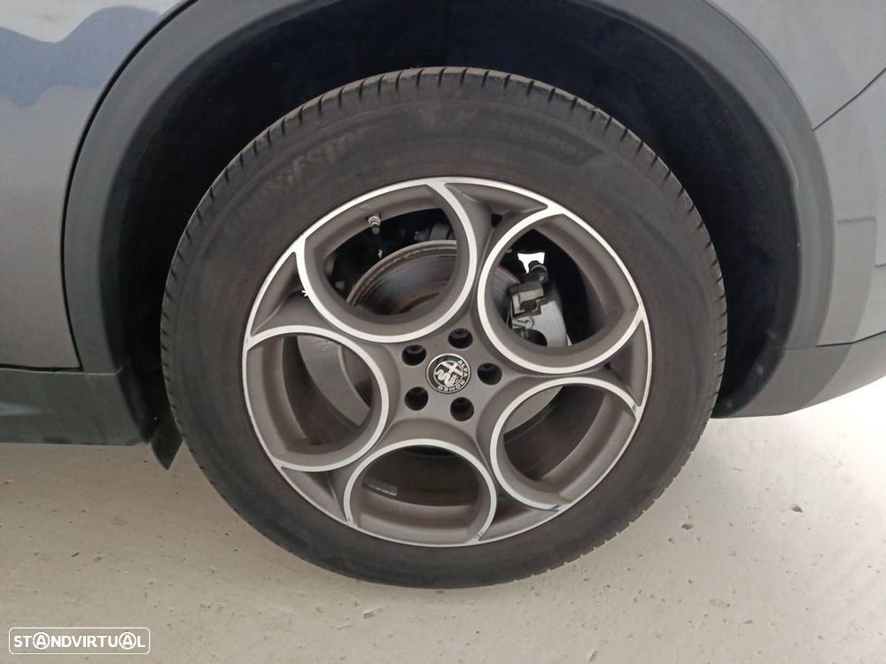 Alfa Romeo Stelvio 2.2 D Sprint AT8 - 11