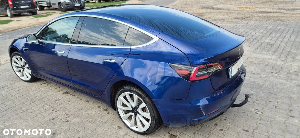 Tesla Model 3 - 14