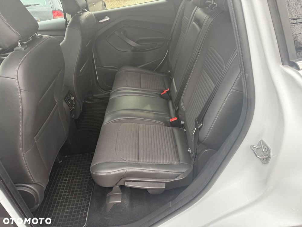Ford Kuga - 17